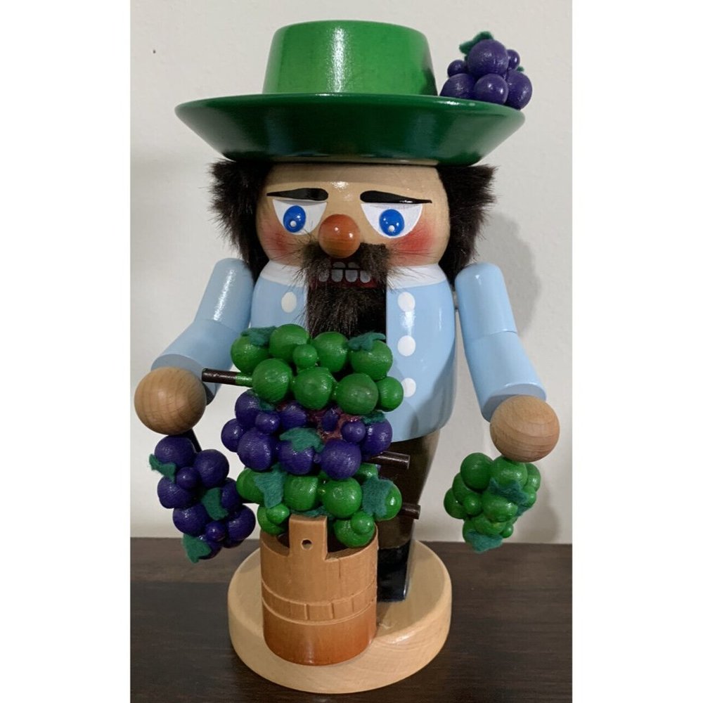 Steinbach Volkskunst W Germany Nutcracker Winemaker Christmas St. Patrick's Day - Picture 2 of 16
